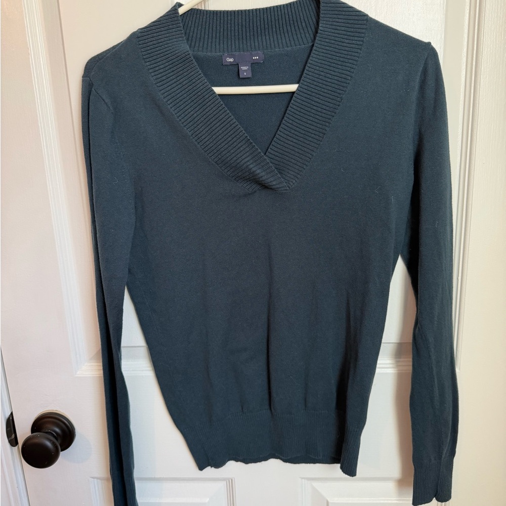 GAP Women's Deep V-Neck Sweater Steel Blue Small